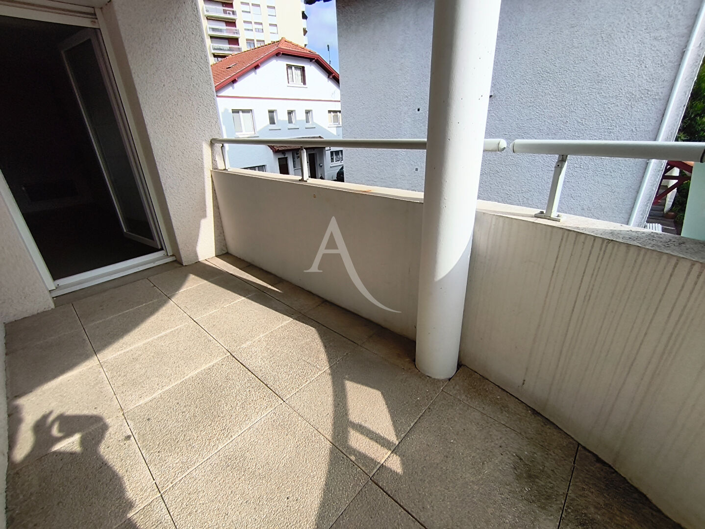 Photo Pau,Proche centre ville et proximité des facs et des commerces,t2 avec parking et cave,terasse image 5/5