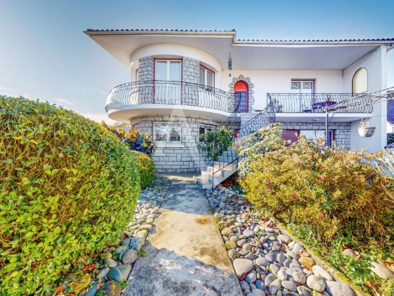 Proche Pau,Billère, Maison 6 chambres/3 appartements