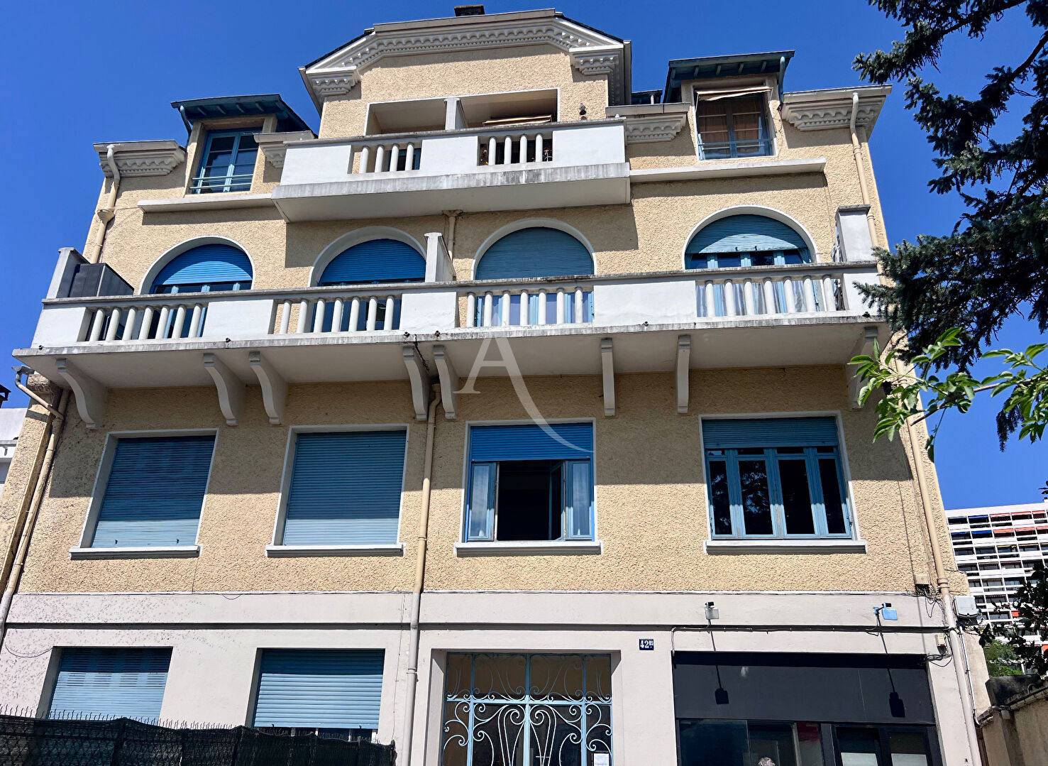 Spécial investisseur loft  centre ville Pau 9 pièces