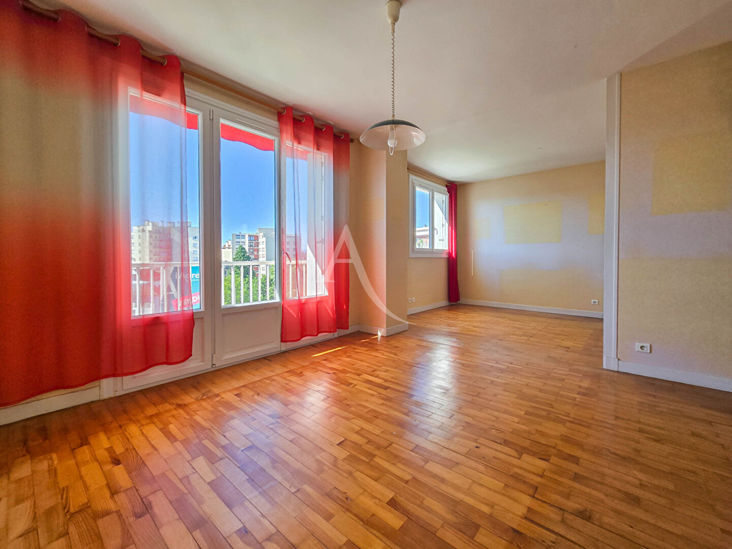 Photo T5 traversant 3 chambres - balcon plein sud vue montagnes + garage fermé - Pau image 2/6