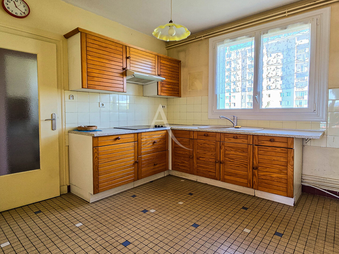 Photo T5 traversant 3 chambres - balcon plein sud vue montagnes + garage fermé - Pau image 4/6