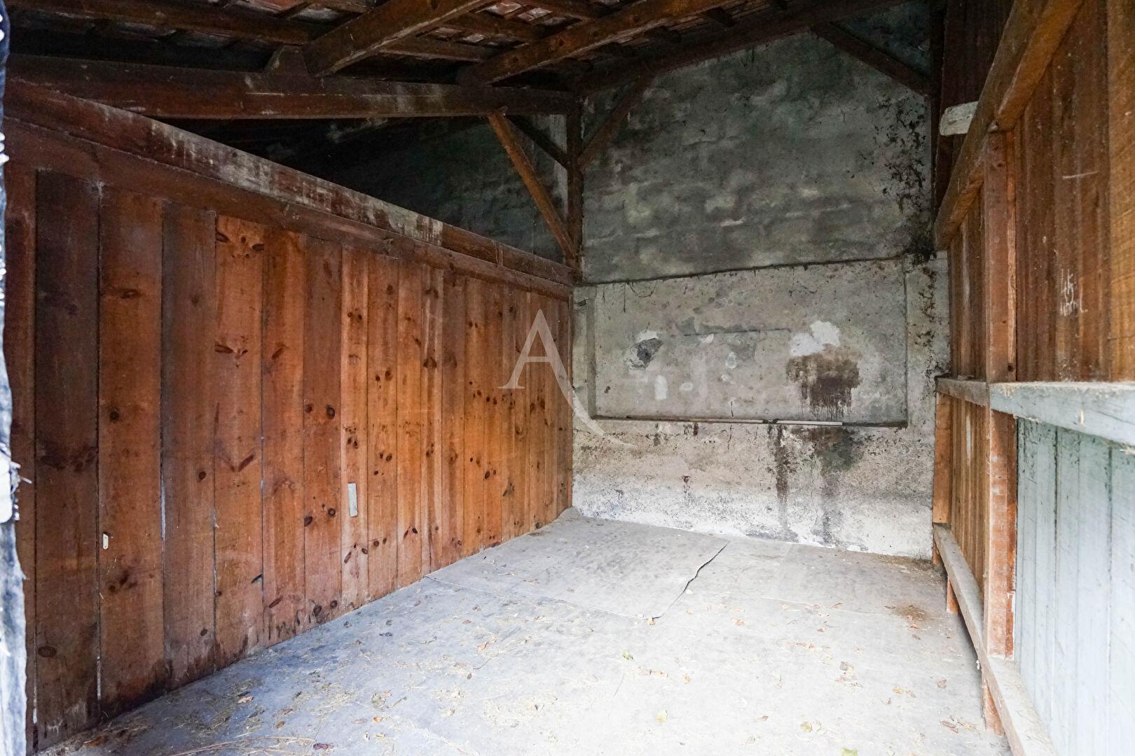 Photo Pau 3 grands Box pour stockage et garage moto proche Halles image 2/5