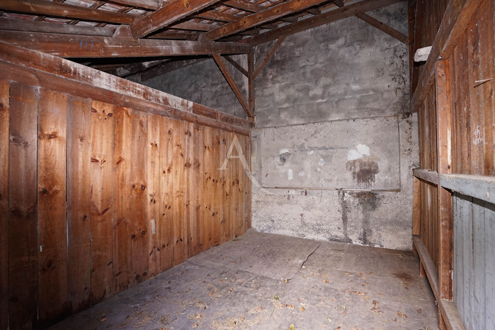 Photo Pau 3 grands Box pour stockage et garage moto proche Halles image 3/5