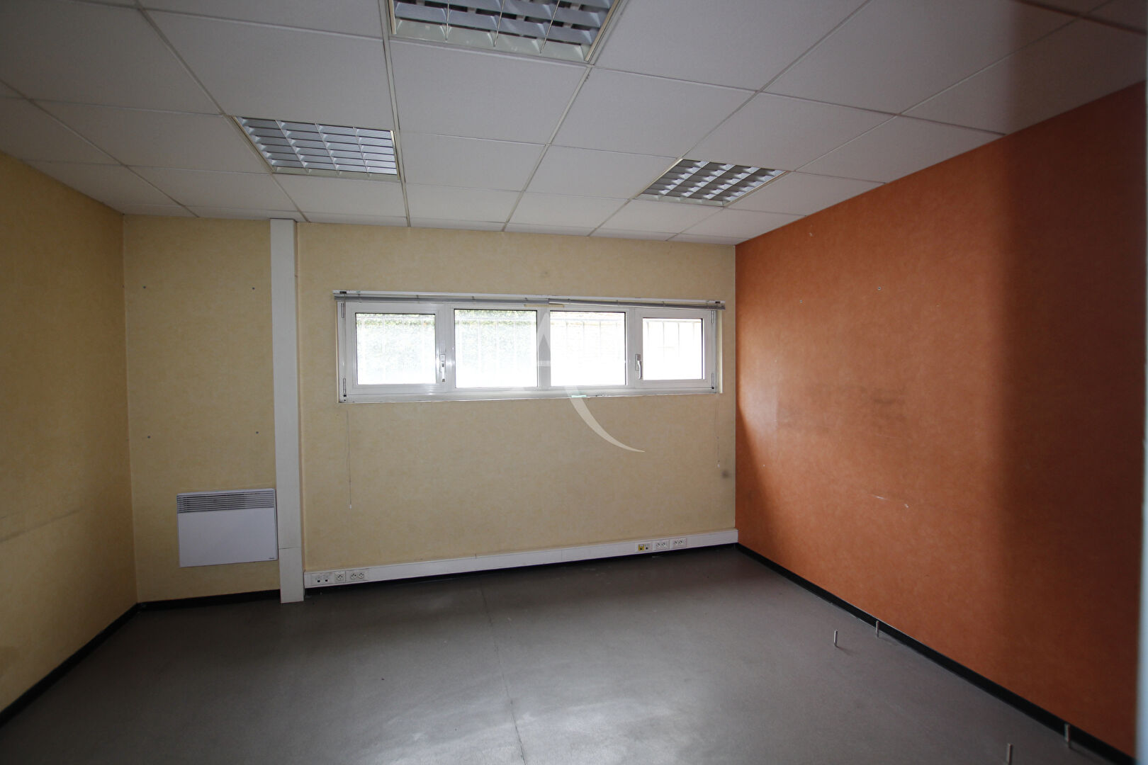 Photo PAU hyper centre BUREAUX ET PARKING image 3/6