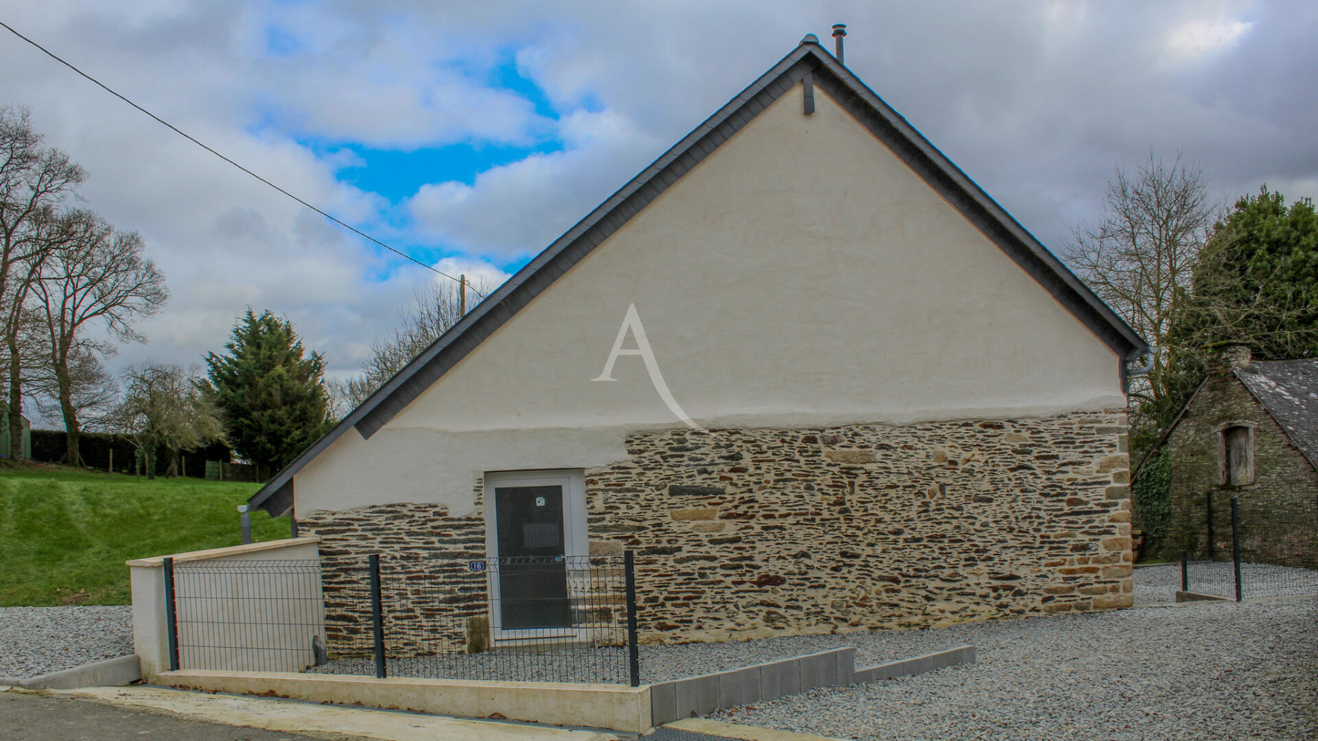 Photo Maison Guillac 2 pièces 100 m2 image 2/6