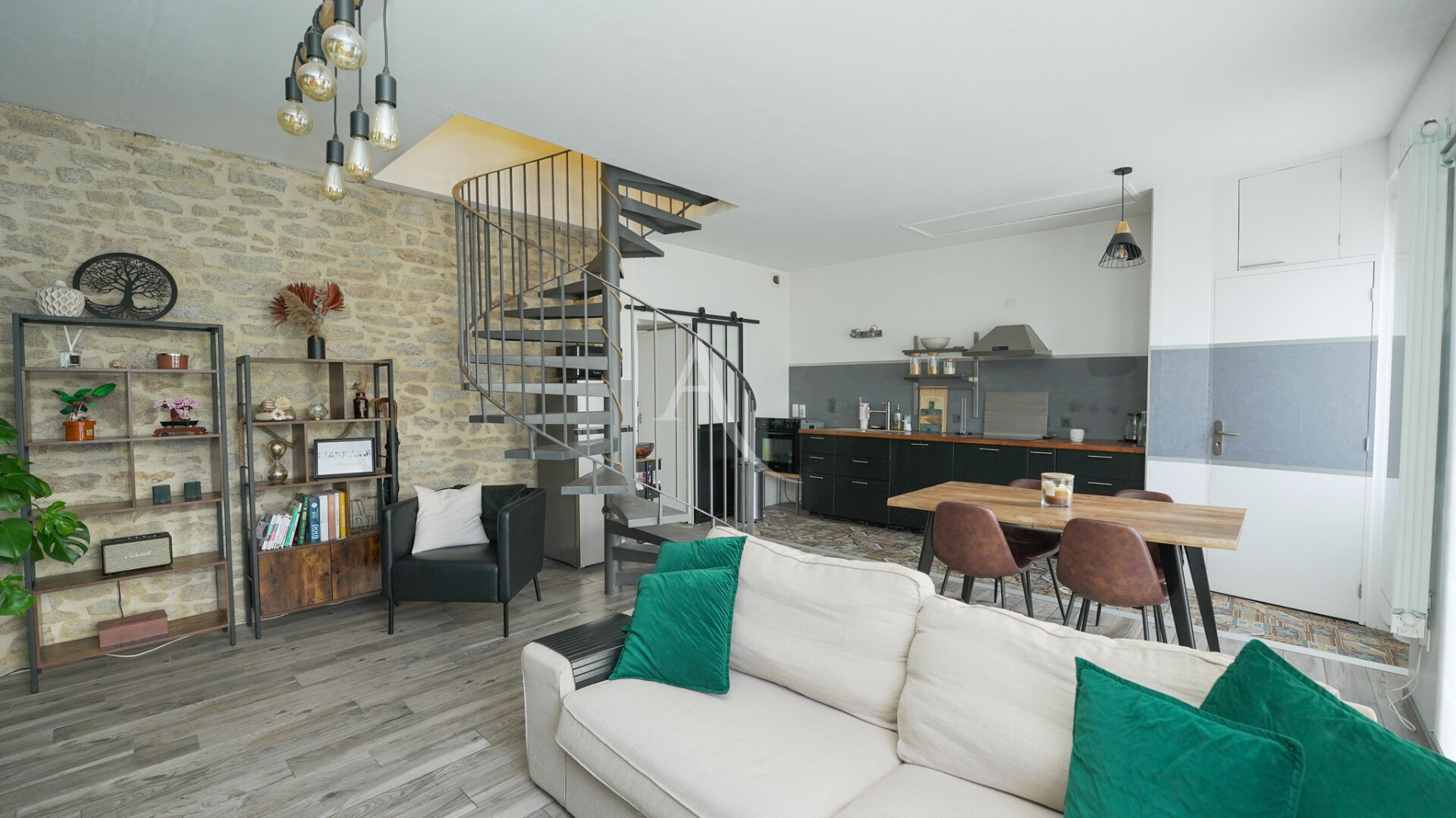 Photo Maison Le Roc-Saint-André 6 pièces 101 m2 image 1/6