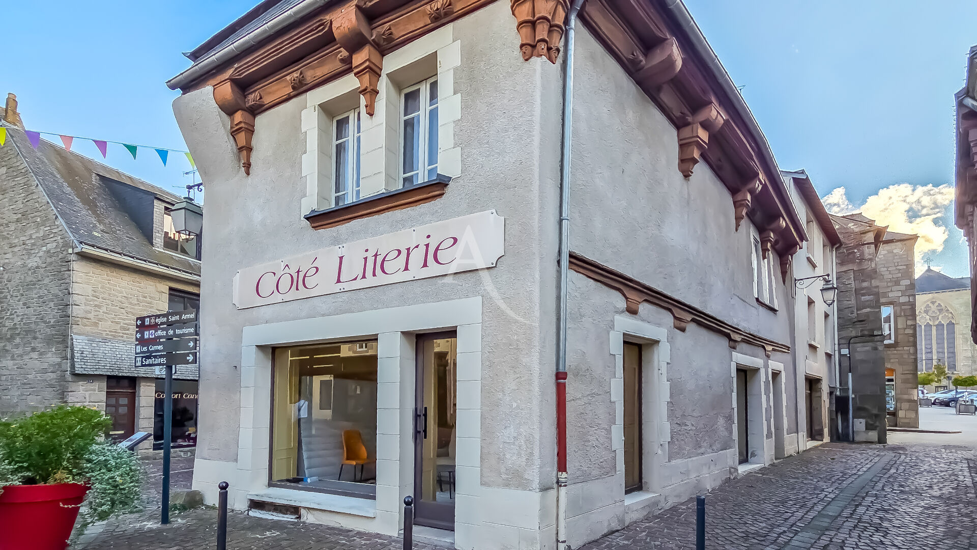 Photo Immeuble Ploërmel 6 pièces 180 m2 image 2/2