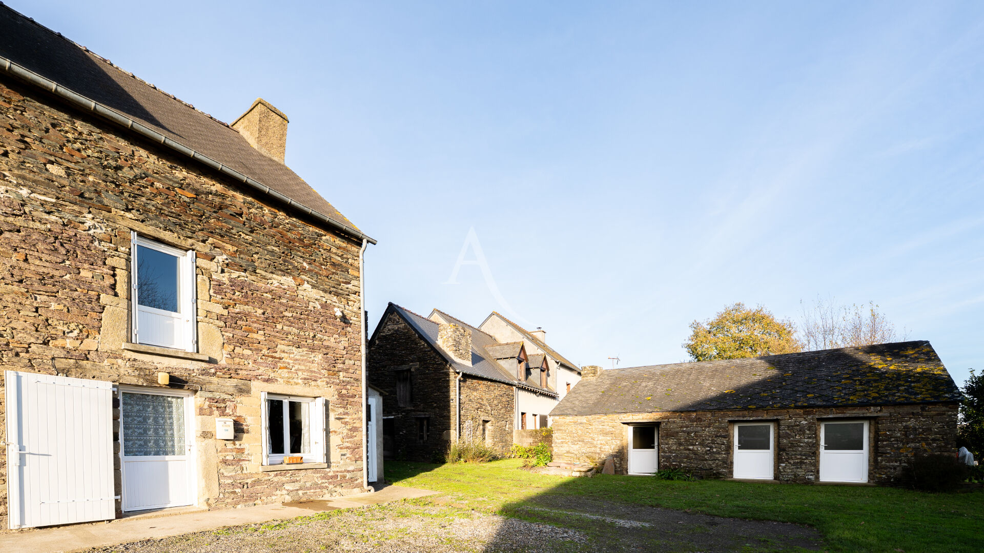 Maison Loyat 7 pièces 189 m2