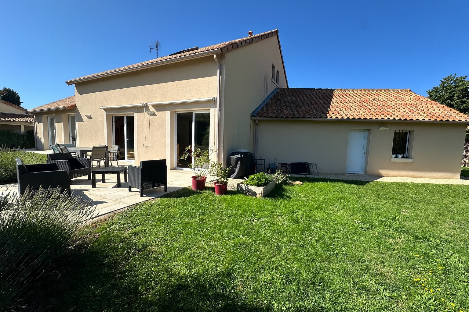 Maison d'architecte de 176 m² , Quartier résidentiel recherché à Saint-Benoît