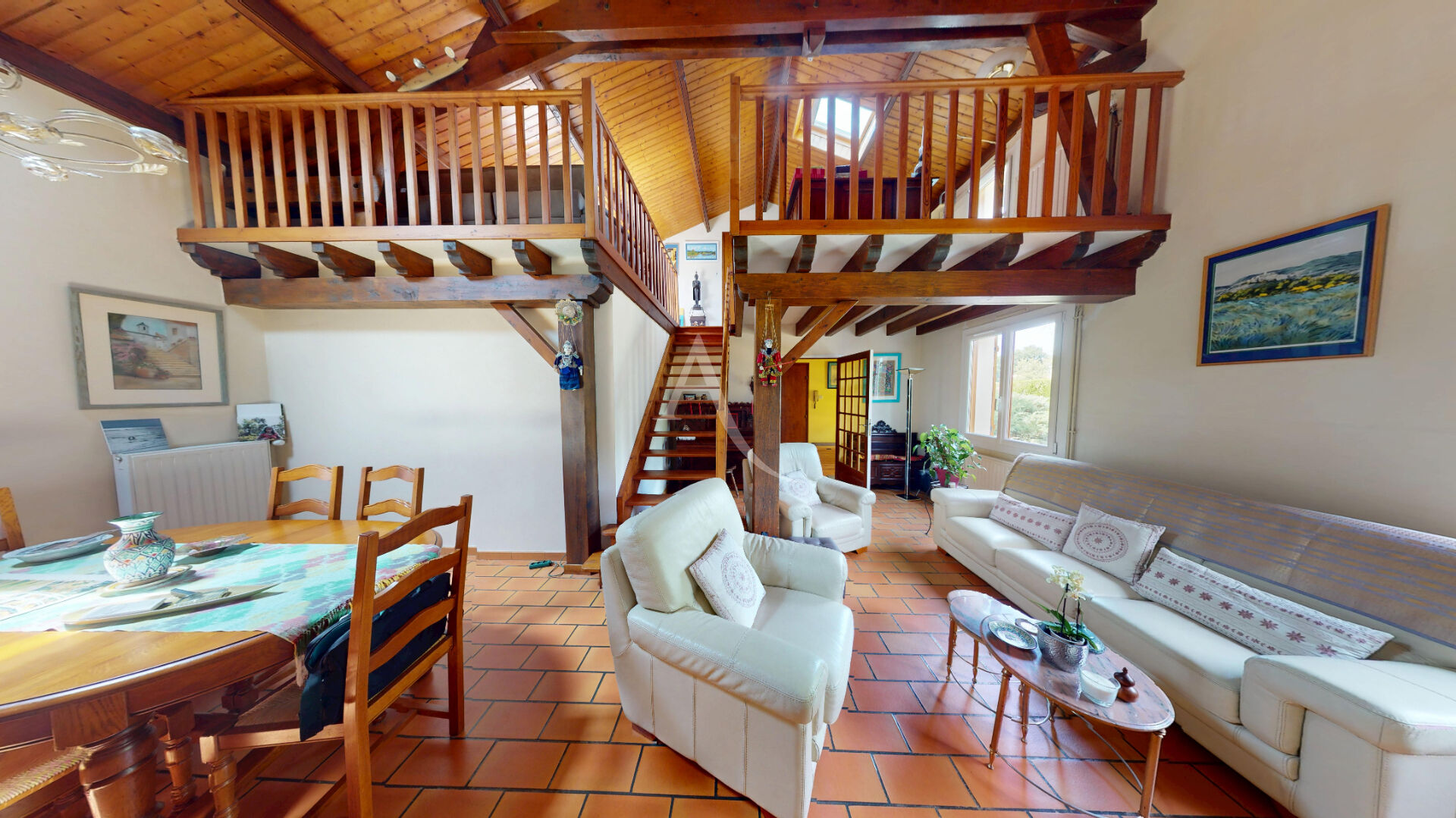 Photo FONTAINE LE COMTE - BOURG - PROCHE COMMODITES - MAISON FAMILIALE - 4 CHAMBRES - image 3/4