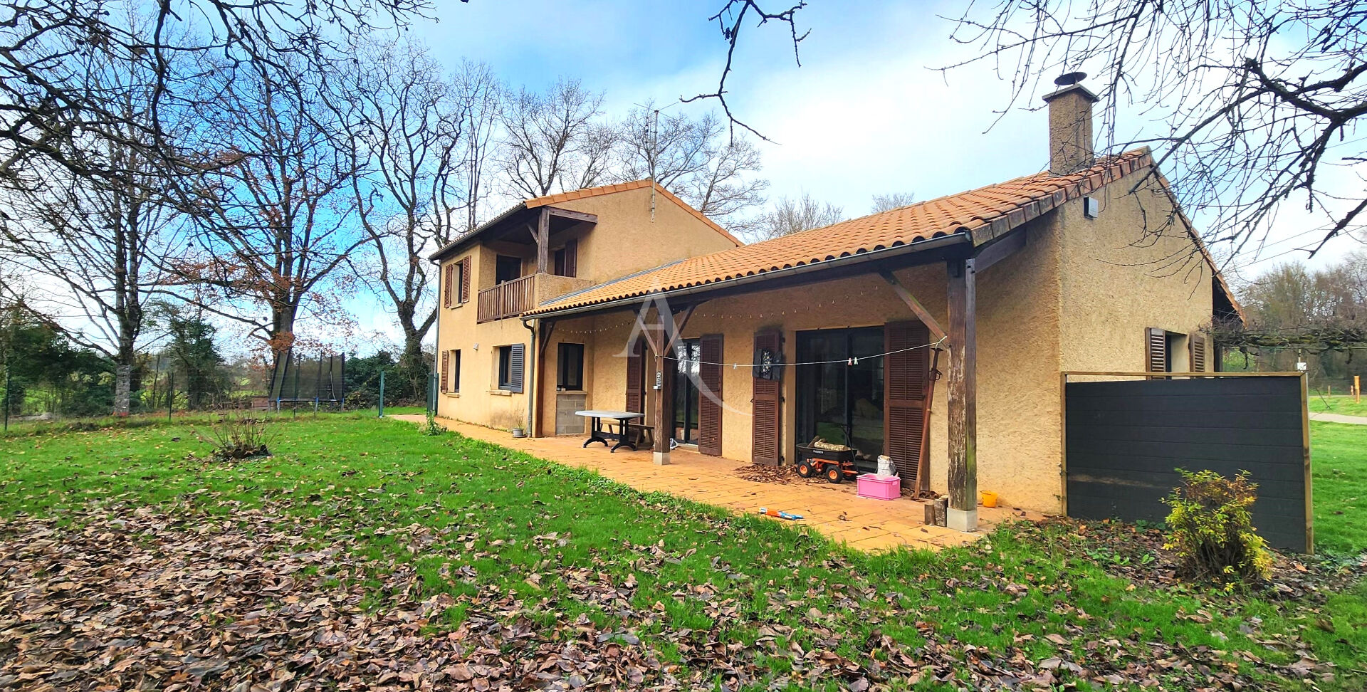 Photo SAINT SAUVANT - MAISON - 4 CHAMBRES - DOUBLE GARAGE image 1/6