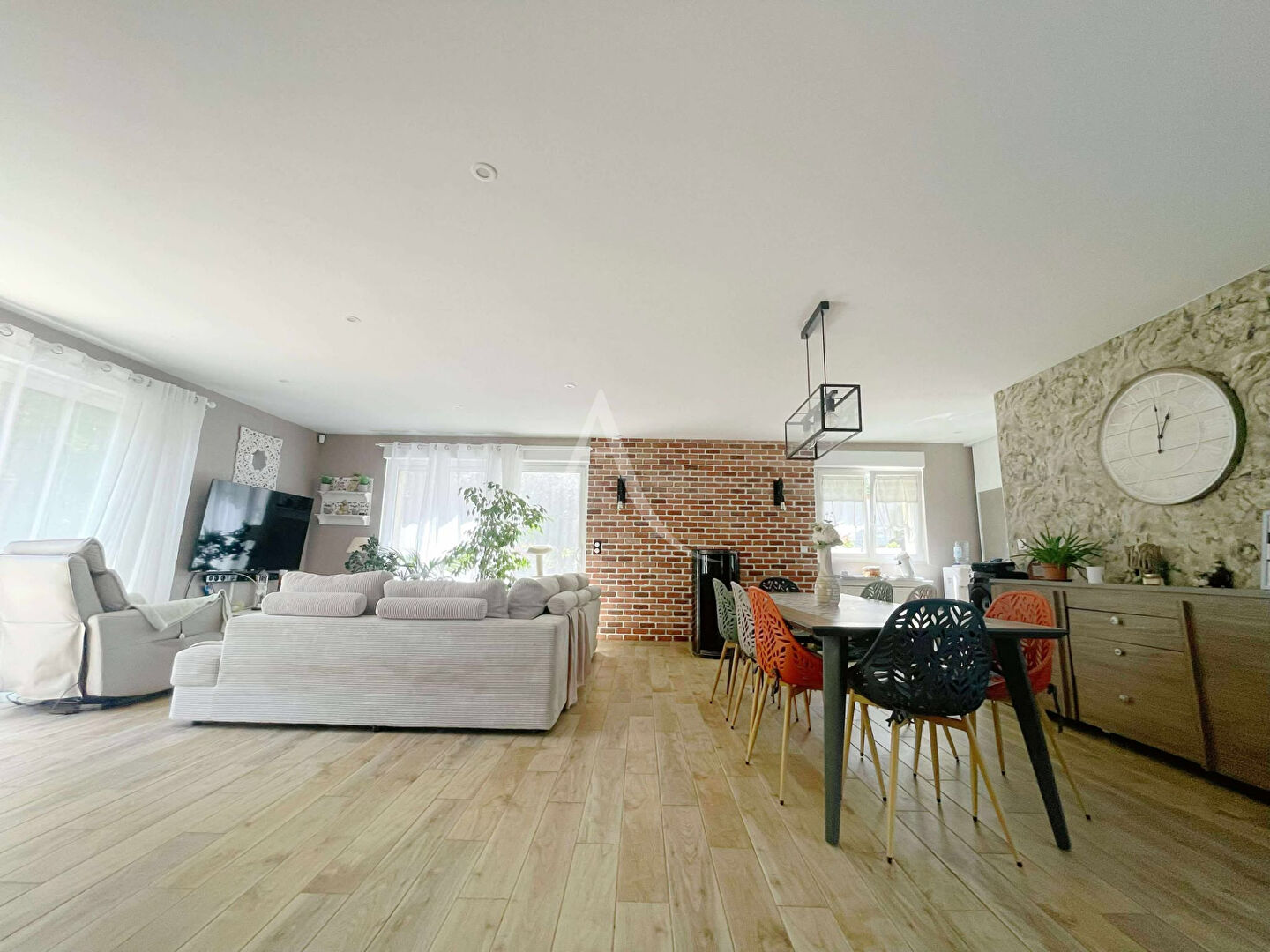 Photo Favieres  - Maison en parfait état  - 152 m² image 2/6