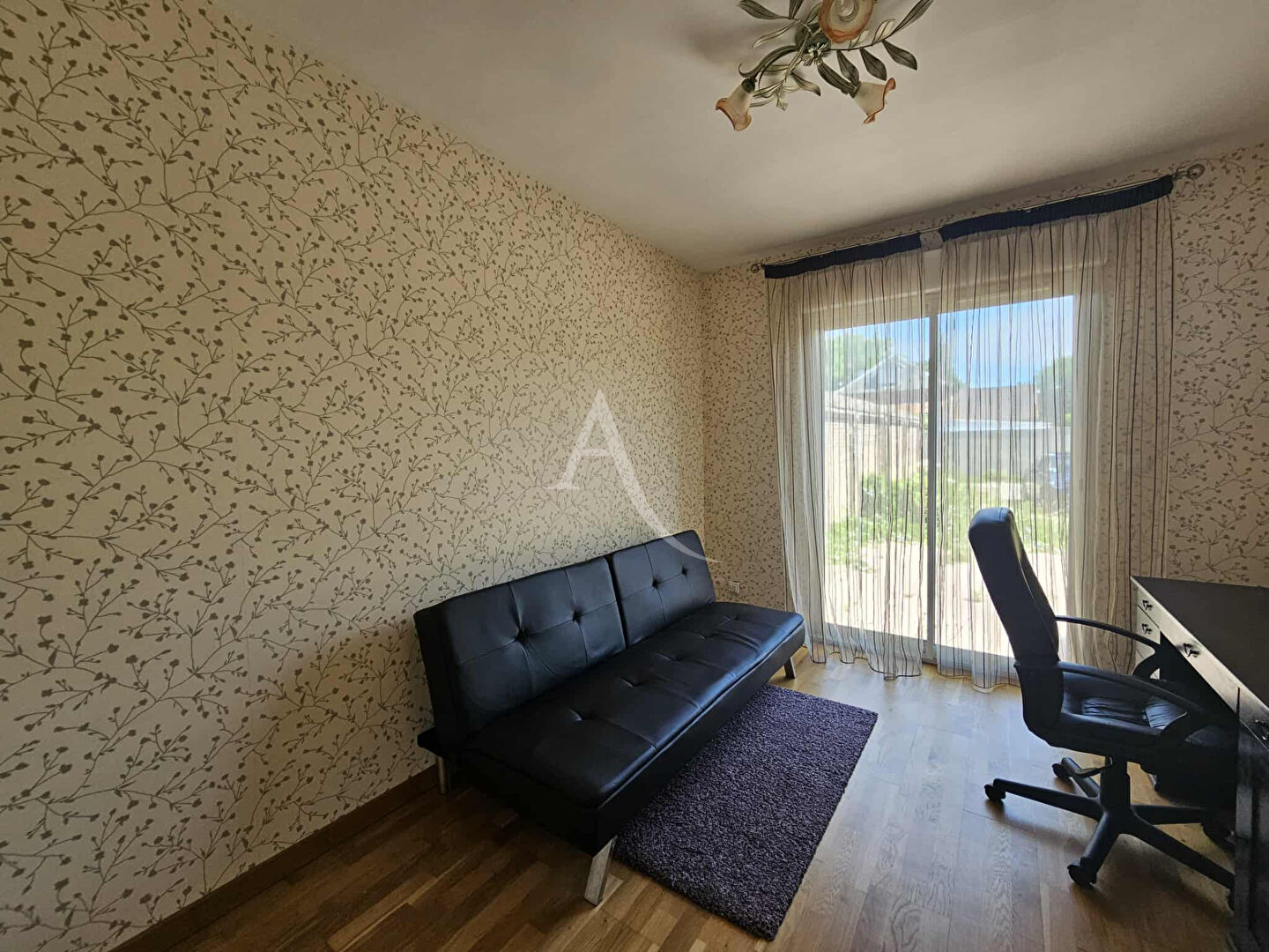 Photo Vaste pavillon récent - Rue image 5/6