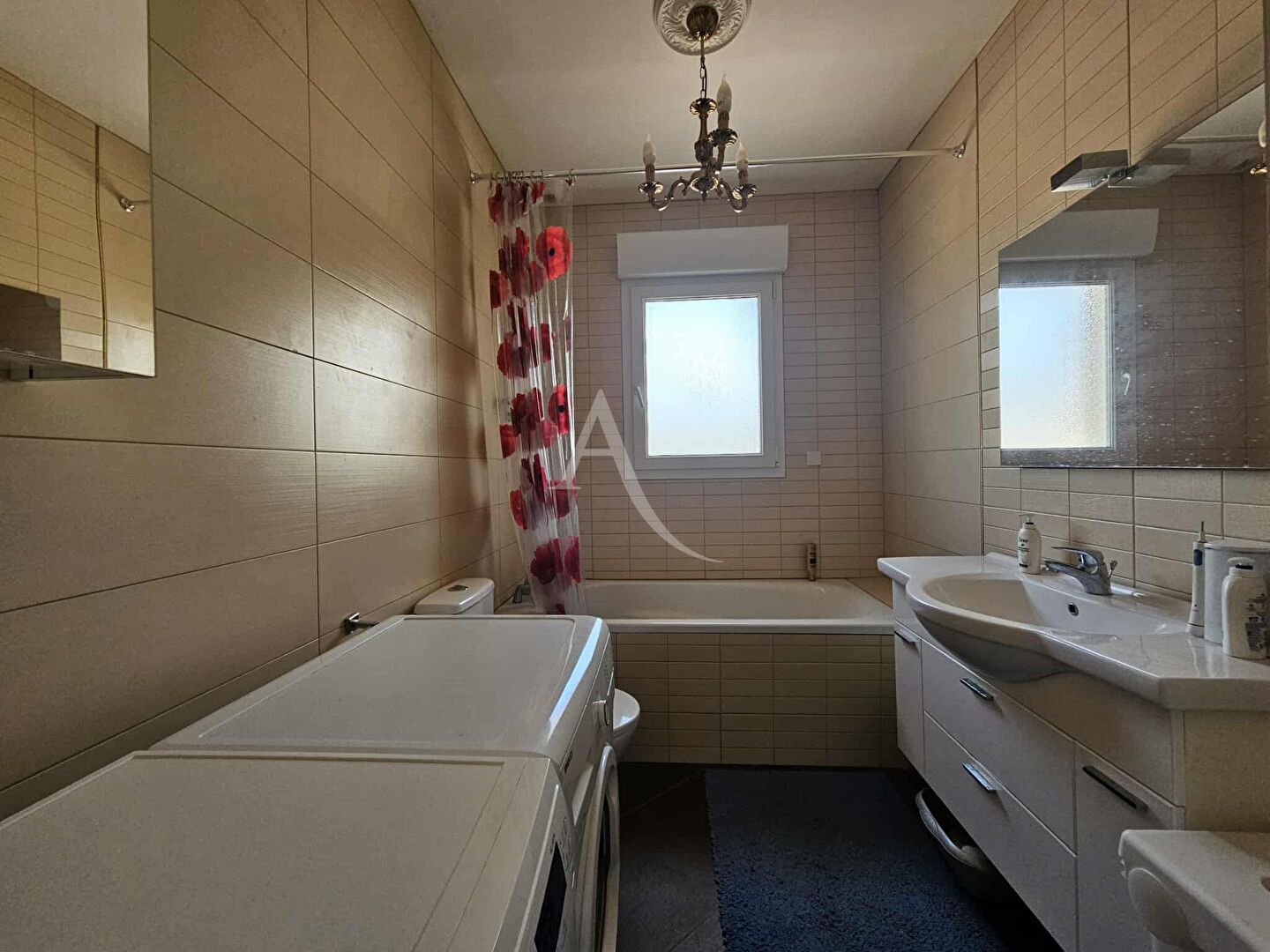 Photo Vaste pavillon récent - Rue image 6/6