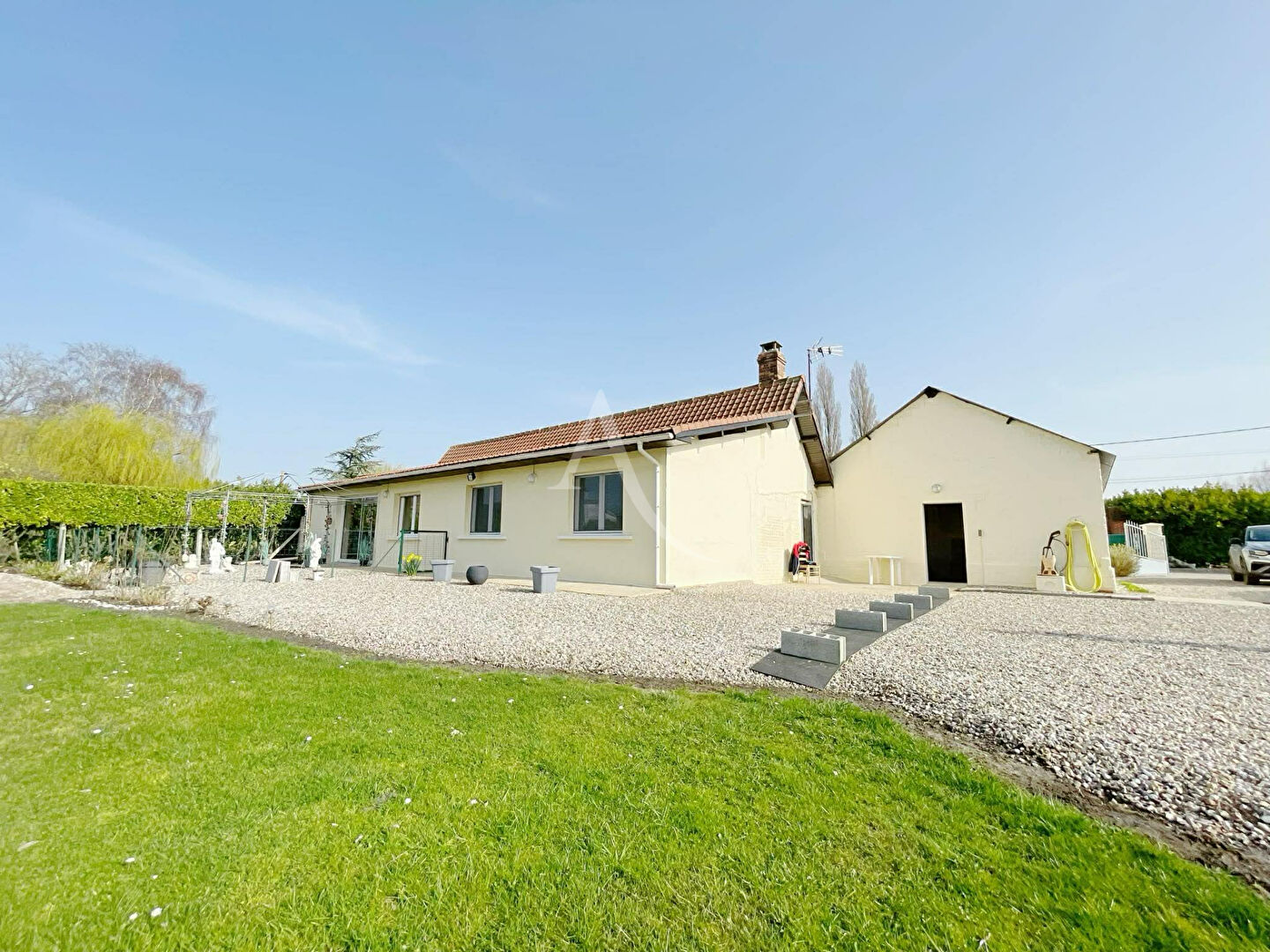 Agence immobilière de L'ADRESSE Rue