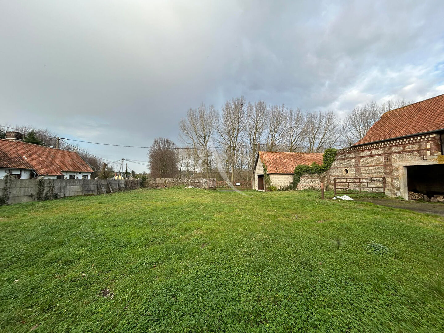 Photo Ensemble immobilier image 1/3