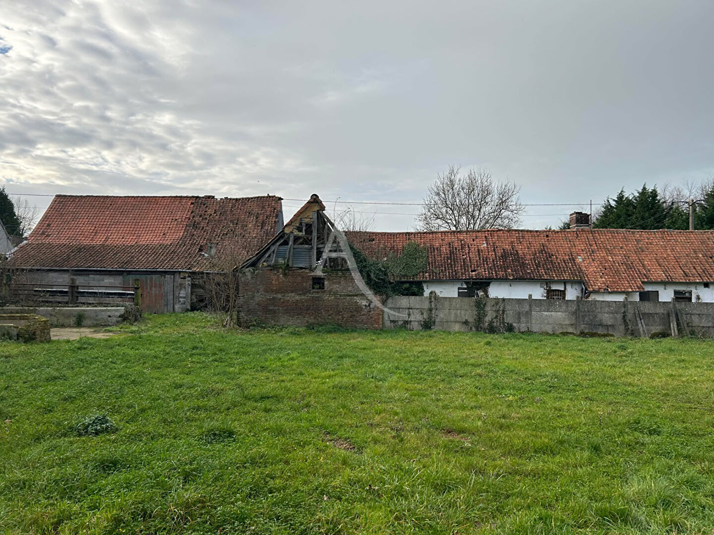 Photo Ensemble immobilier image 2/3