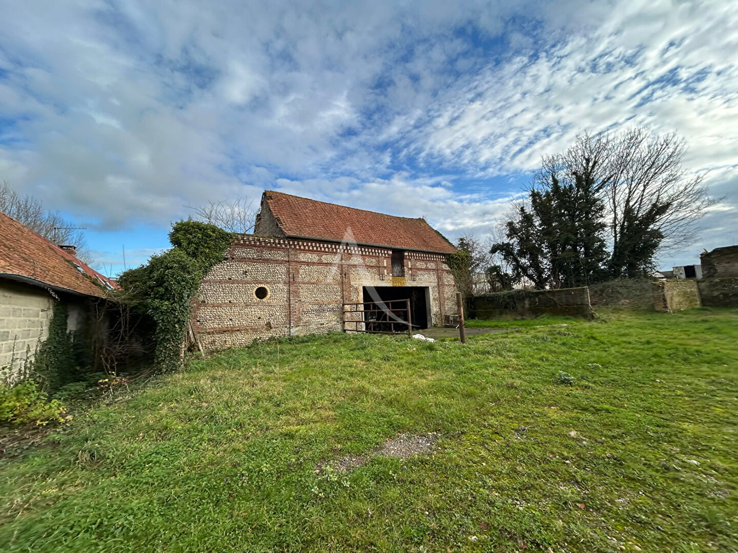 Photo Ensemble immobilier image 3/3