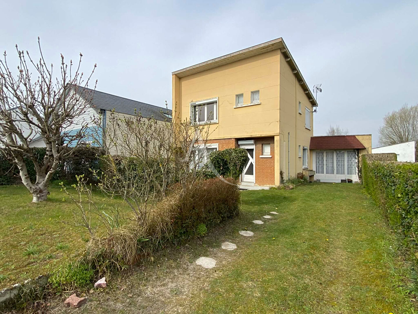 Agence immobilière de L'ADRESSE Rue