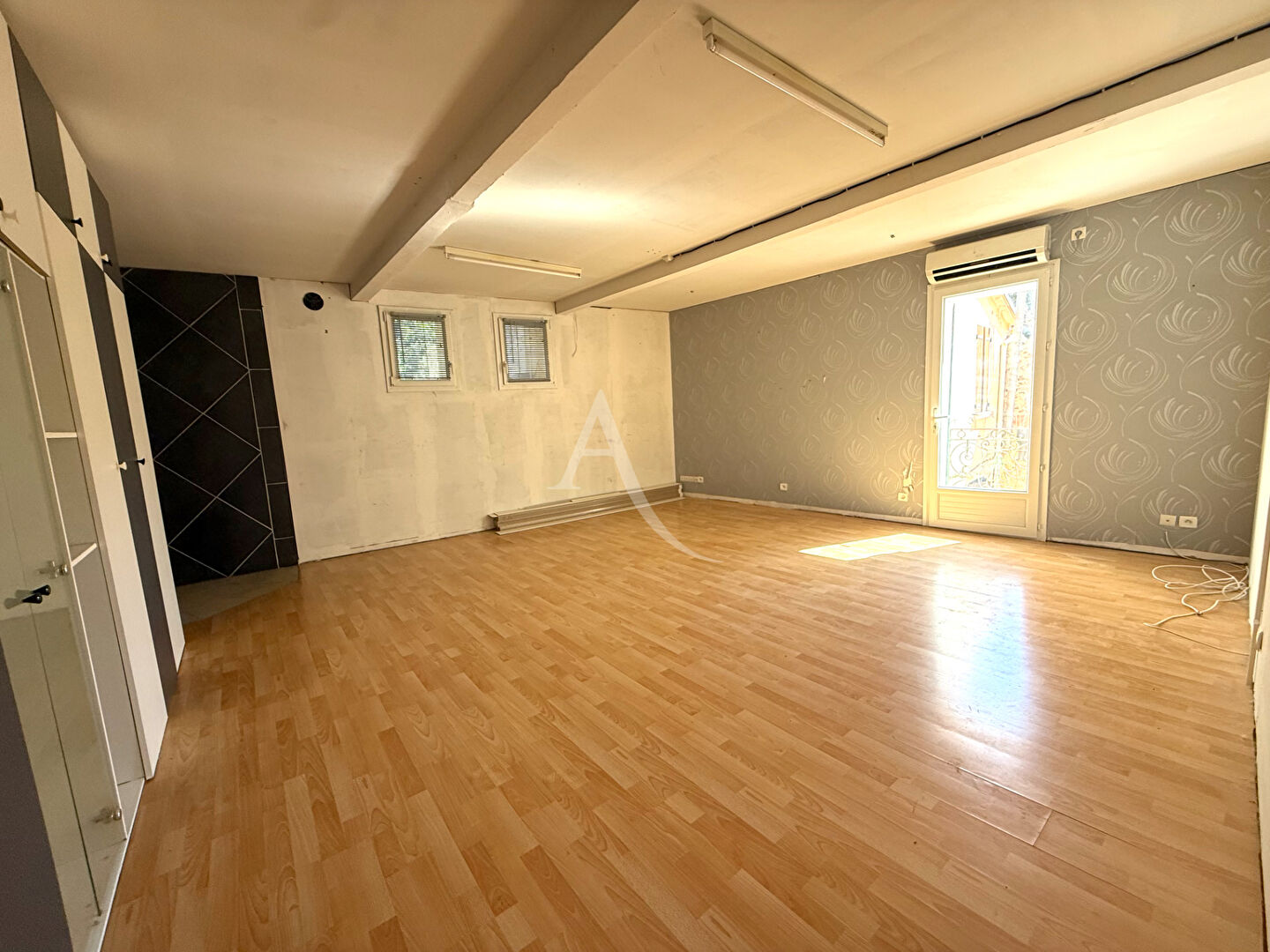 Photo CARAMANY - Maison de village 4 Pièces - Terrasses - Cave image 5/6