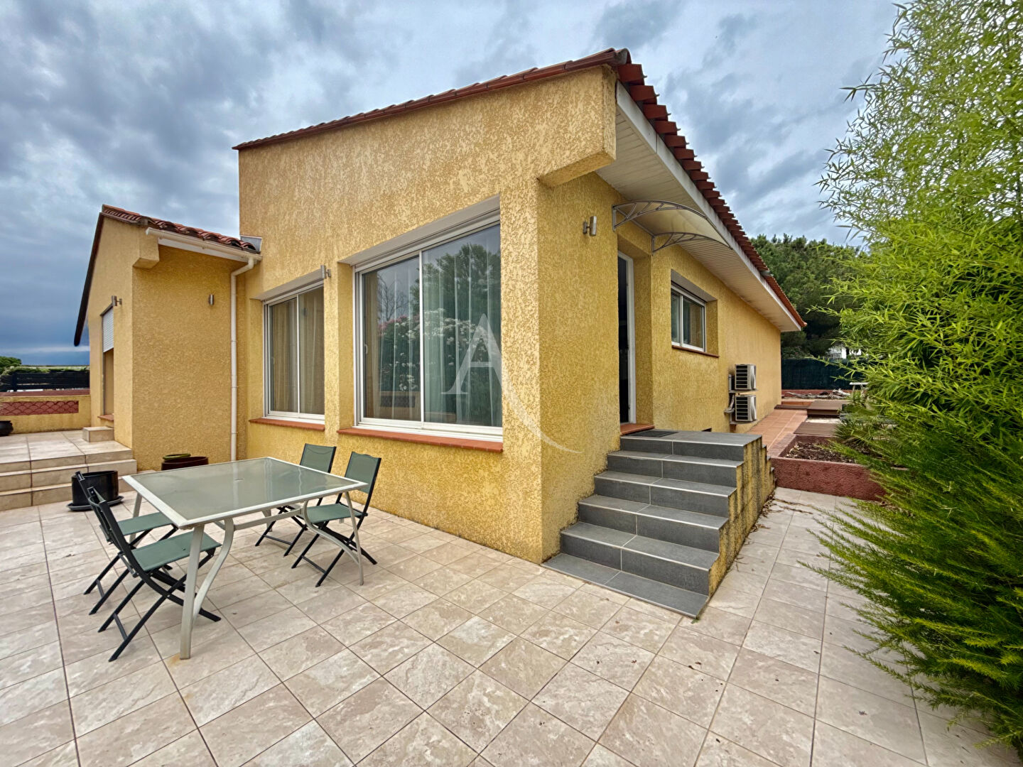 Canet En Roussillon - Maison 5 pièces 172 m² avec terrain de 741 m² .