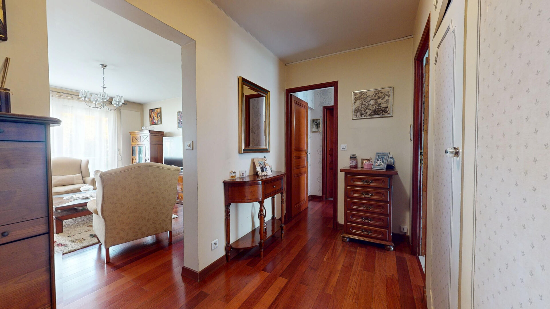 Photo VILLEMOMBLE , HYPER CENTRE , FAMILIAL, LUMINEUX & TOUT À PIED image 4/6