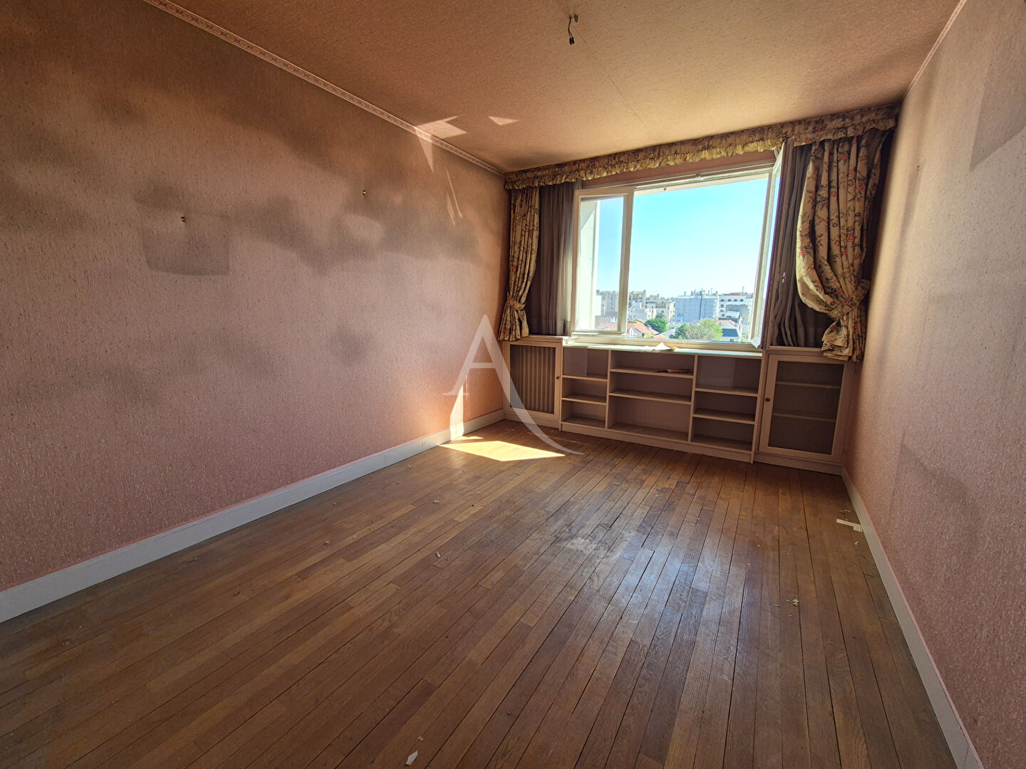 Photo ASNIERES SUR SEINE : appartement F4 (78 m²) en vente avec balcon. image 6/6