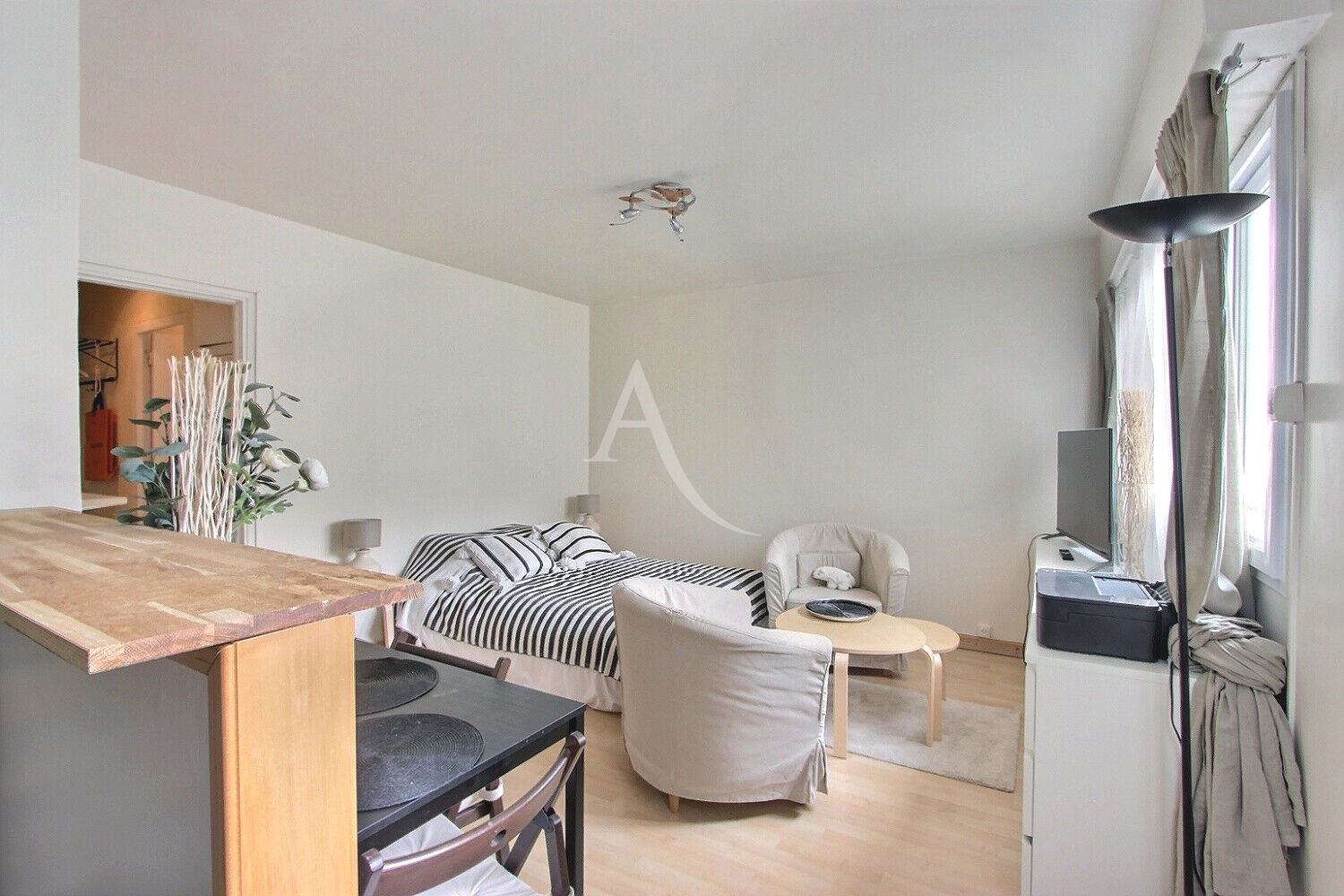 Photo Asnières Sur Seine - Studio 27,75 m2 avec cave image 2/6