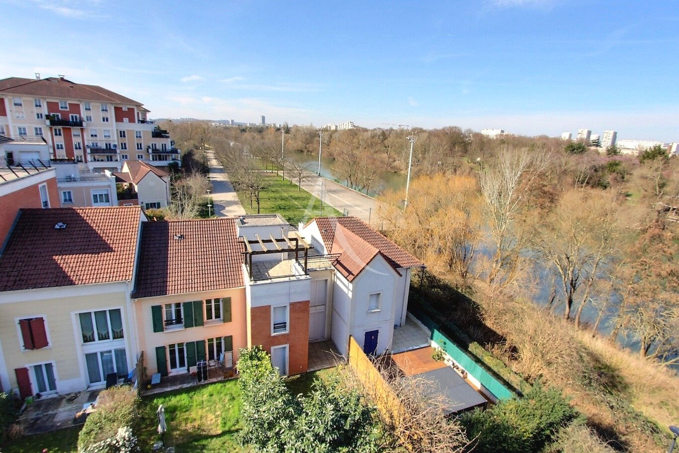 Appartement Villeneuve La Garenne 3 pièces 66.01 m2 + balcon de 10,35m2