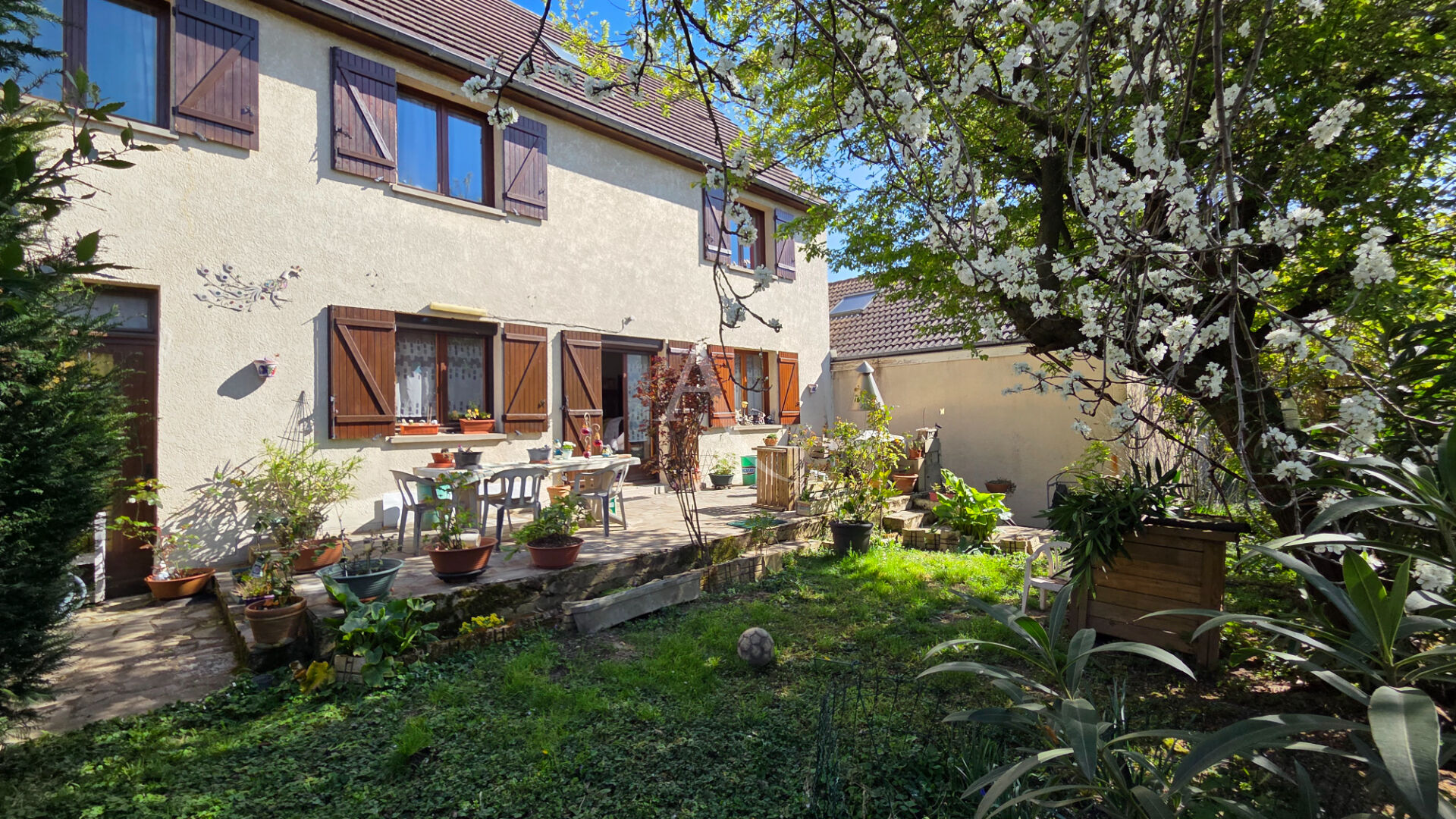 Photo Grande Maison F7 (134 m²) à vendre à VILLENEUVE LA GARENNE + JARDIN image 1/6