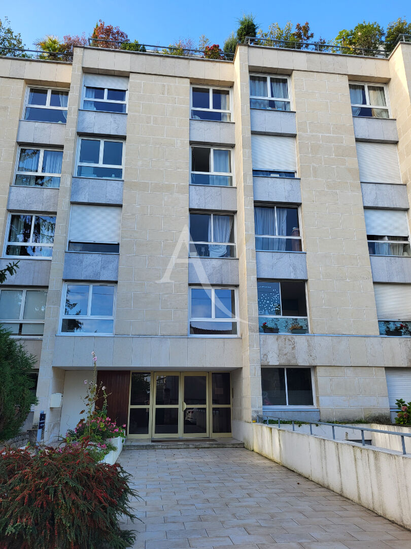 Grand Studio meublé - Marly le Roi quartier Gare