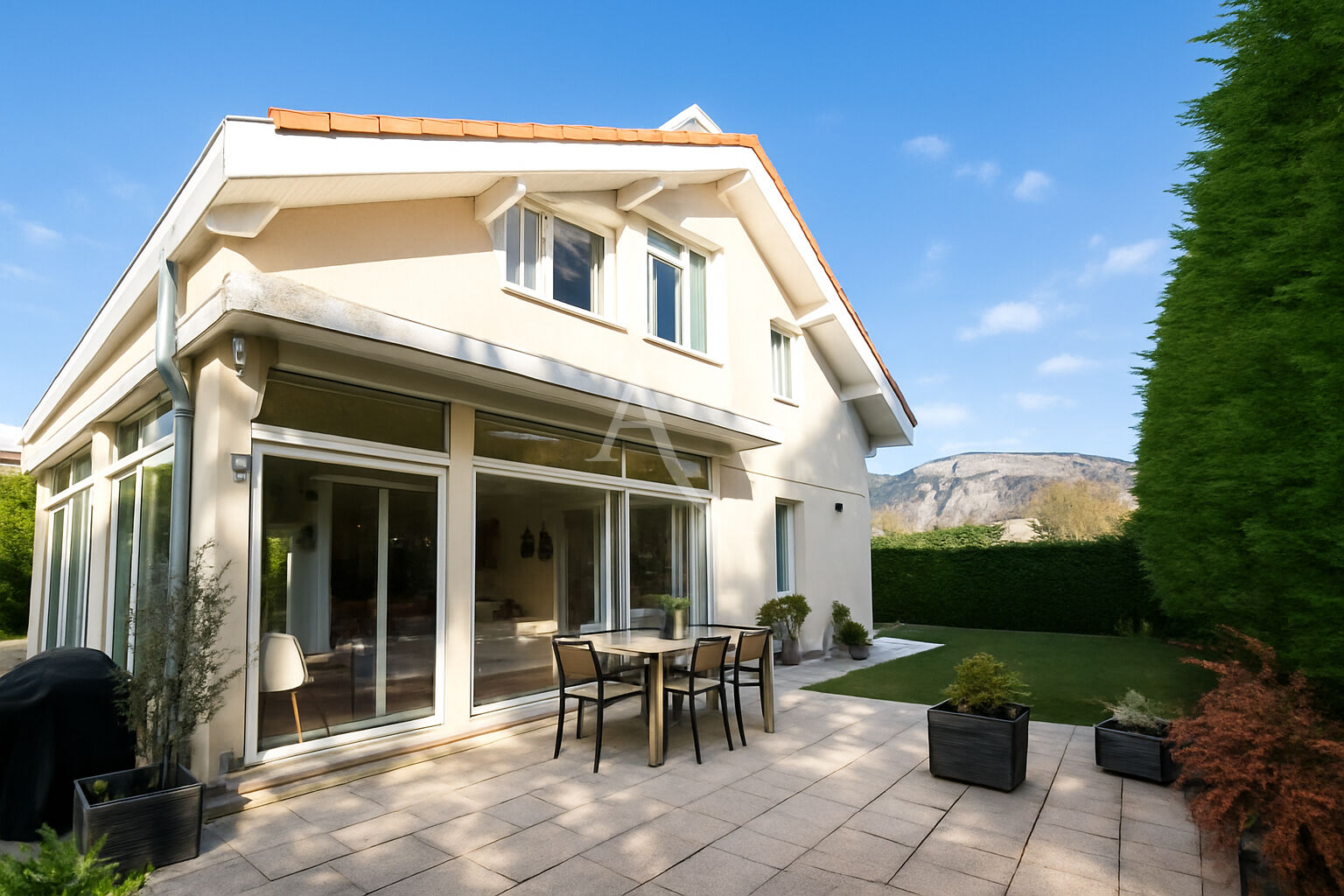 Maison familiale lumineuse dans un quartier calme et recherché !