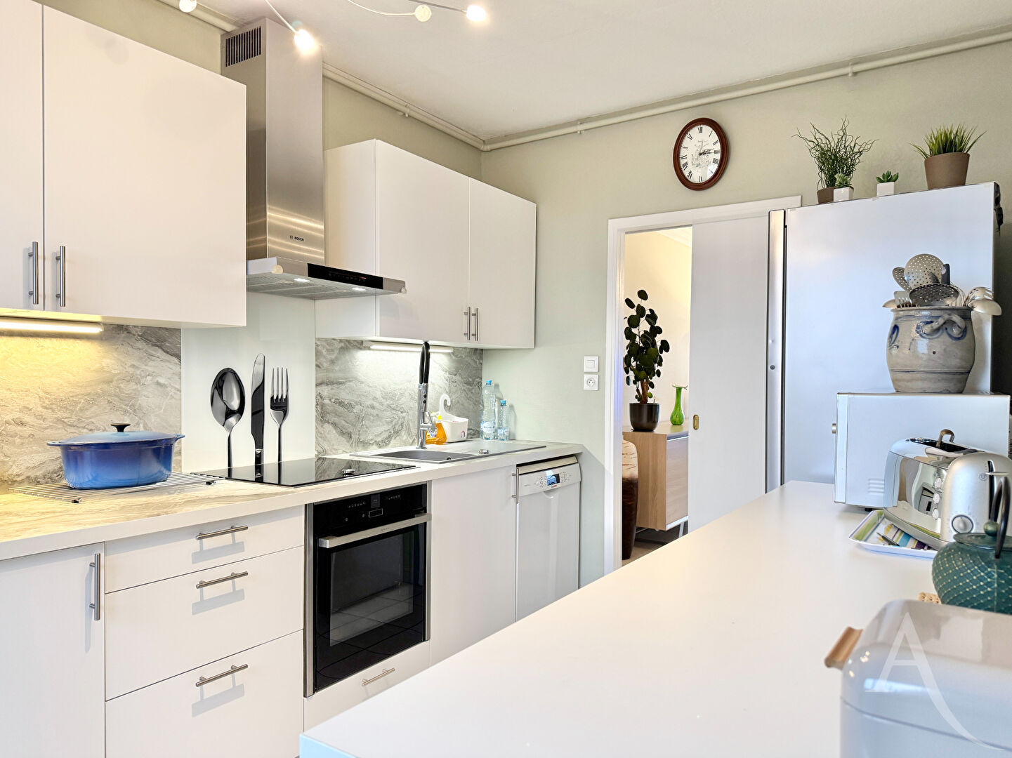 Appt T3 lumineux au 9ème étage avec sa terrasse de 18m², son box voiture