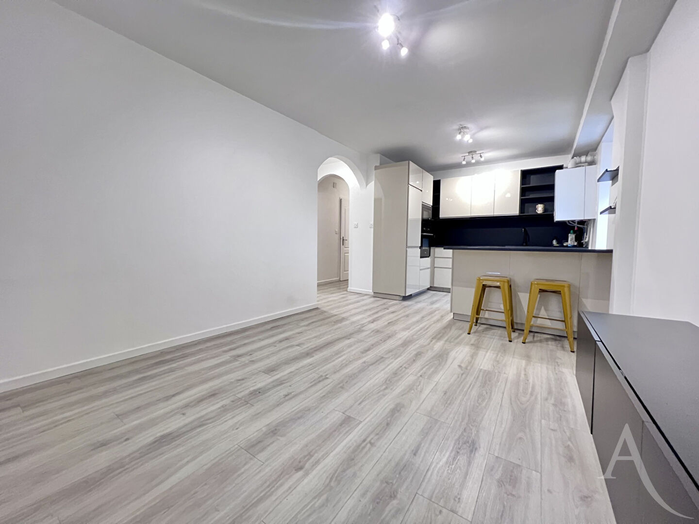 LOCATION : Au centre-ville d'HAGONDANGE proche GARE F2 rénové + cave