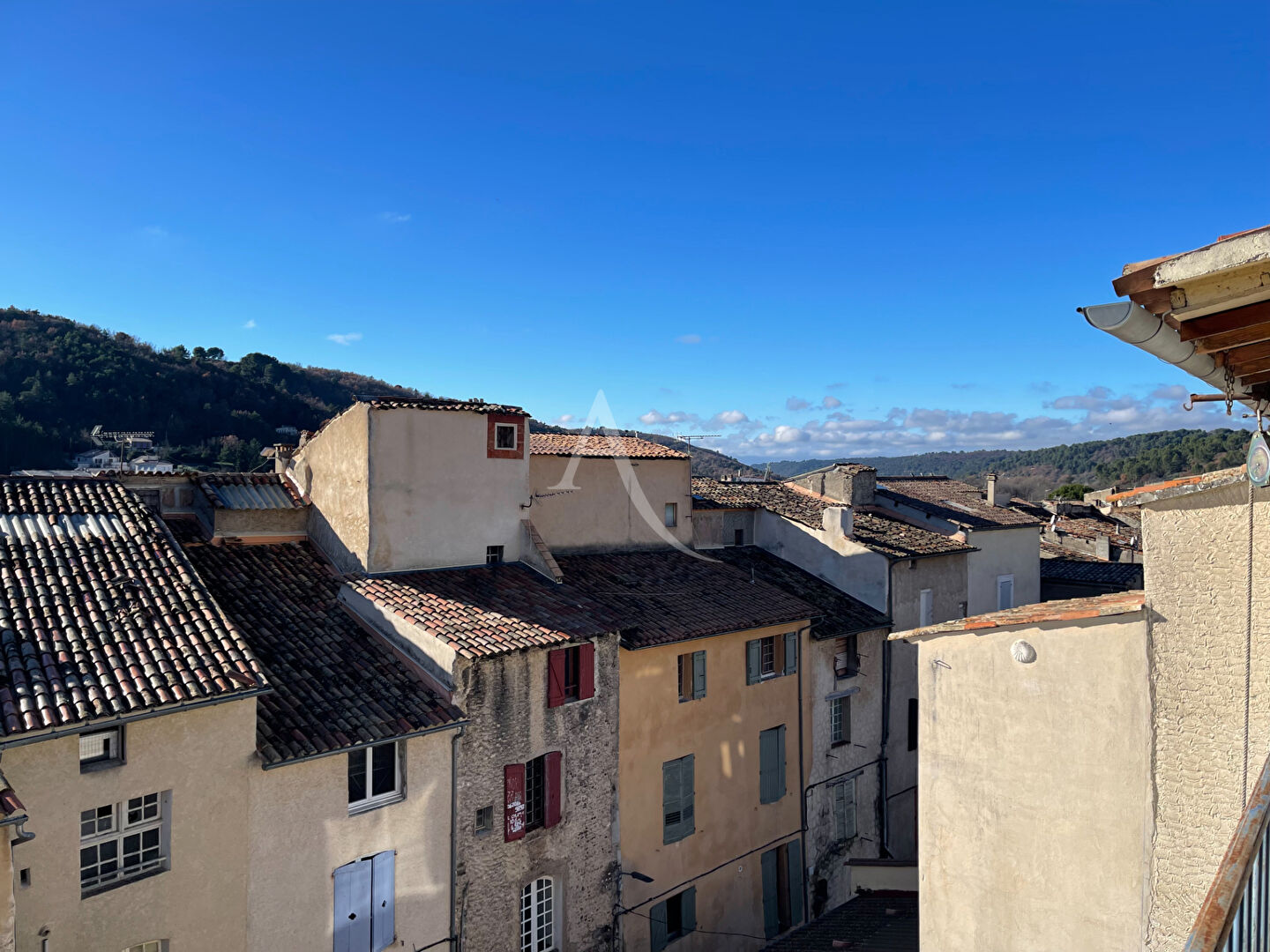 IMMEUBLE DE RAPPORT À RIEZ 280M2