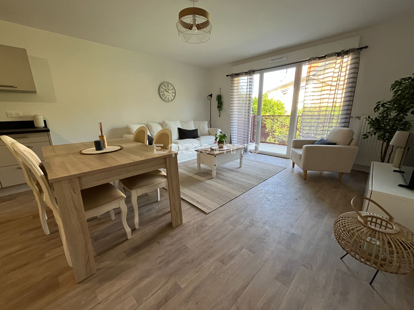 Photo APPARTEMENT T4 SECURISE AVEC TERRASSE, CAVE ET DOUBLE BOX - NOTRE DAME DE BONDEVILLE - 109.10 m² image 1/6