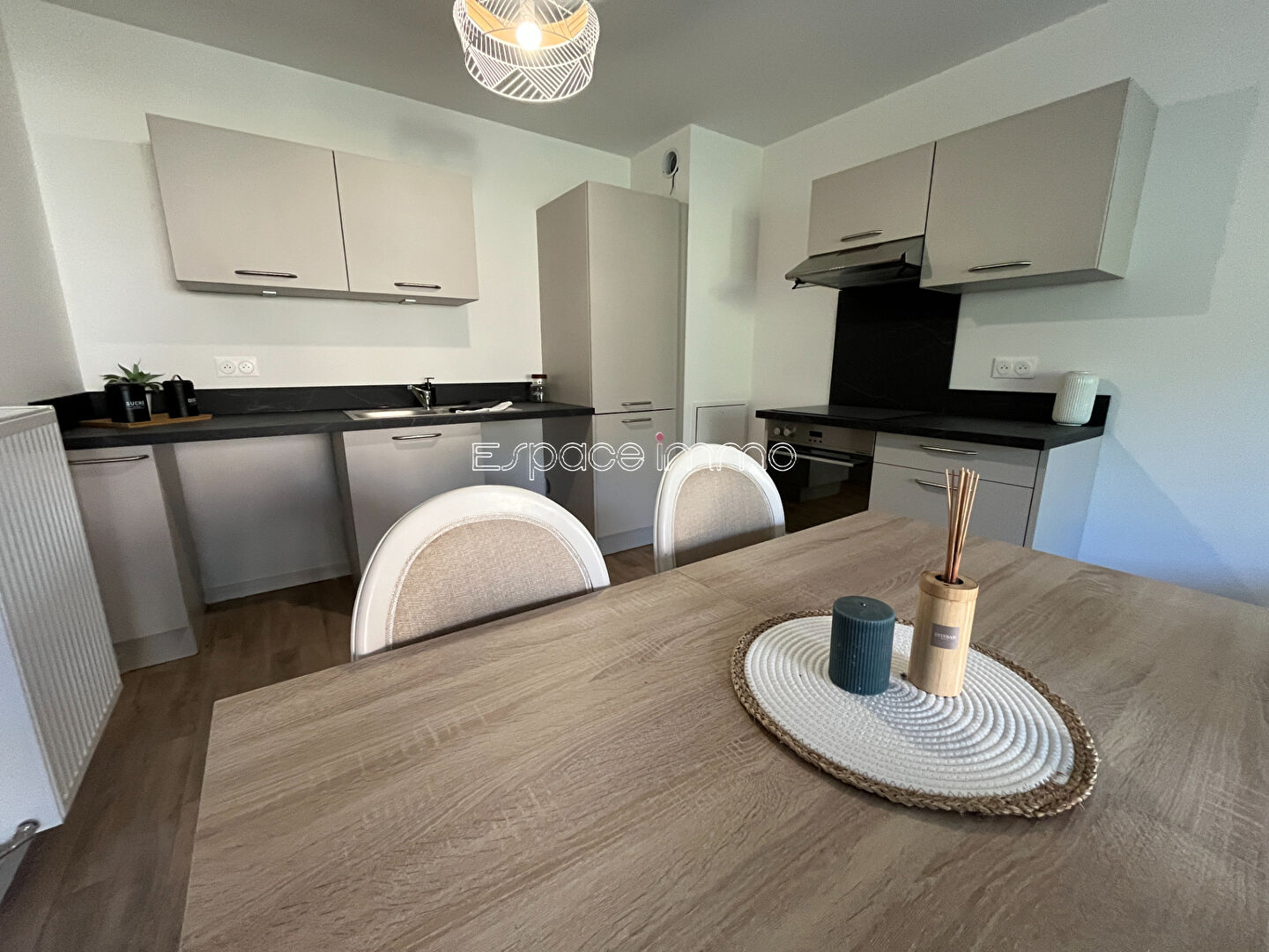 Photo APPARTEMENT T4 SECURISE AVEC TERRASSE, CAVE ET DOUBLE BOX - NOTRE DAME DE BONDEVILLE - 109.10 m² image 3/6