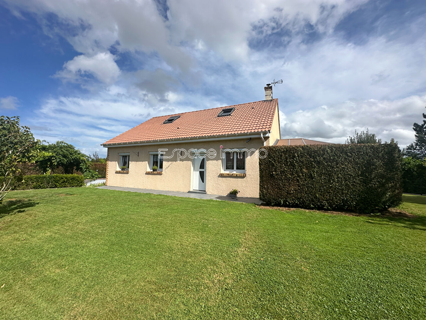 Pavillon vivable de plain pied sur sous sol avec jardin - Proche CLERES - 5 pièces - 116 m2