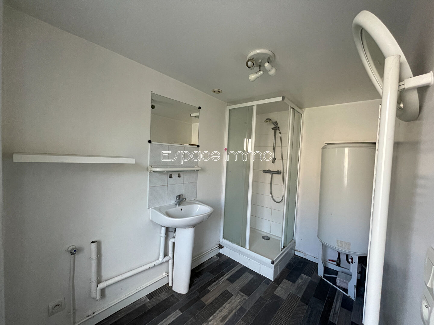 Photo Immeuble de rapport - Deville Les Rouen avec jardin et garage image 4/6