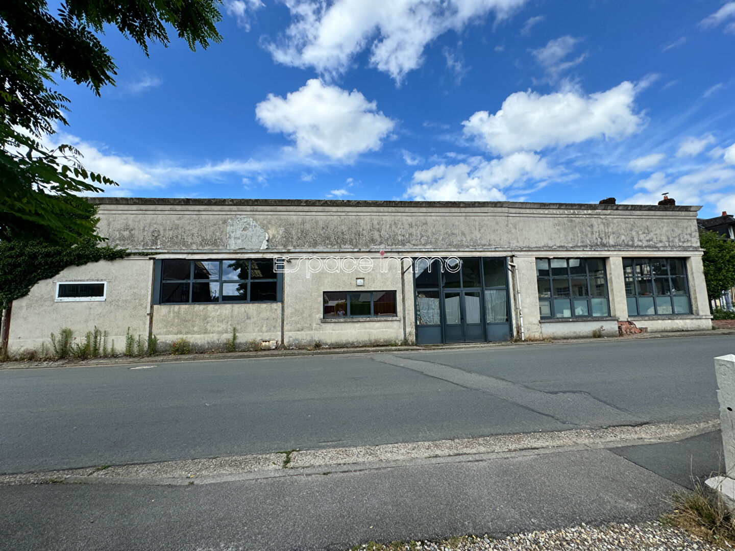 LOCAL COMMERCIAL - BOSC LE HARD - 467 m²