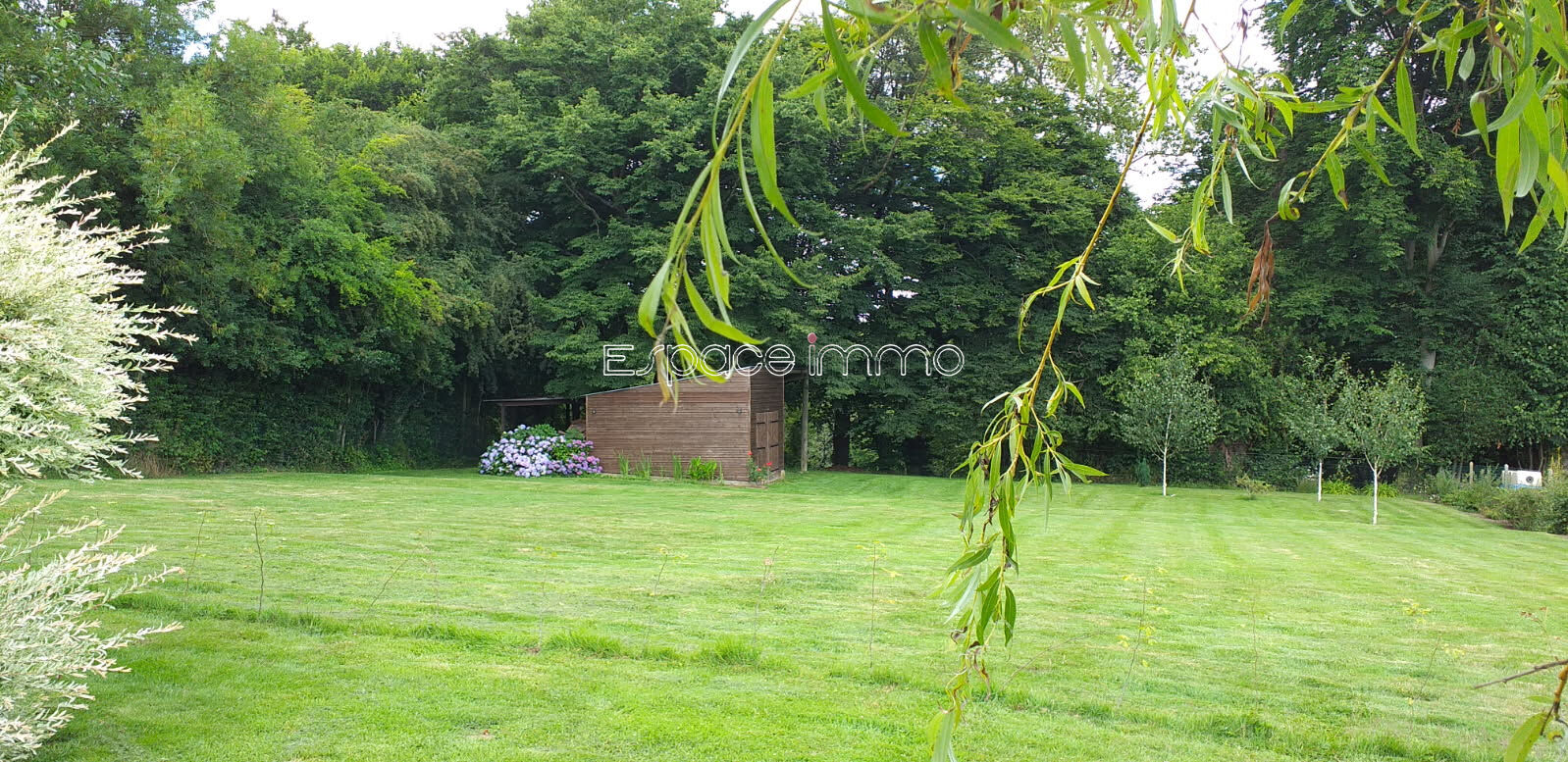 Photo TERRAIN A BATIR PLAT ET CLOS - ANCEAUMEVILLE - 1615 m² - VIABILISE EN EAU, ELECTRICITE image 2/2