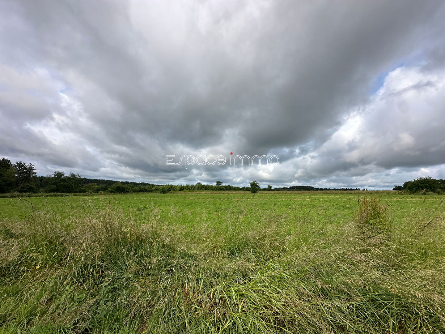 Terrain plat non viabilisé à bâtir sur les hauteurs - 1360m² - Montville