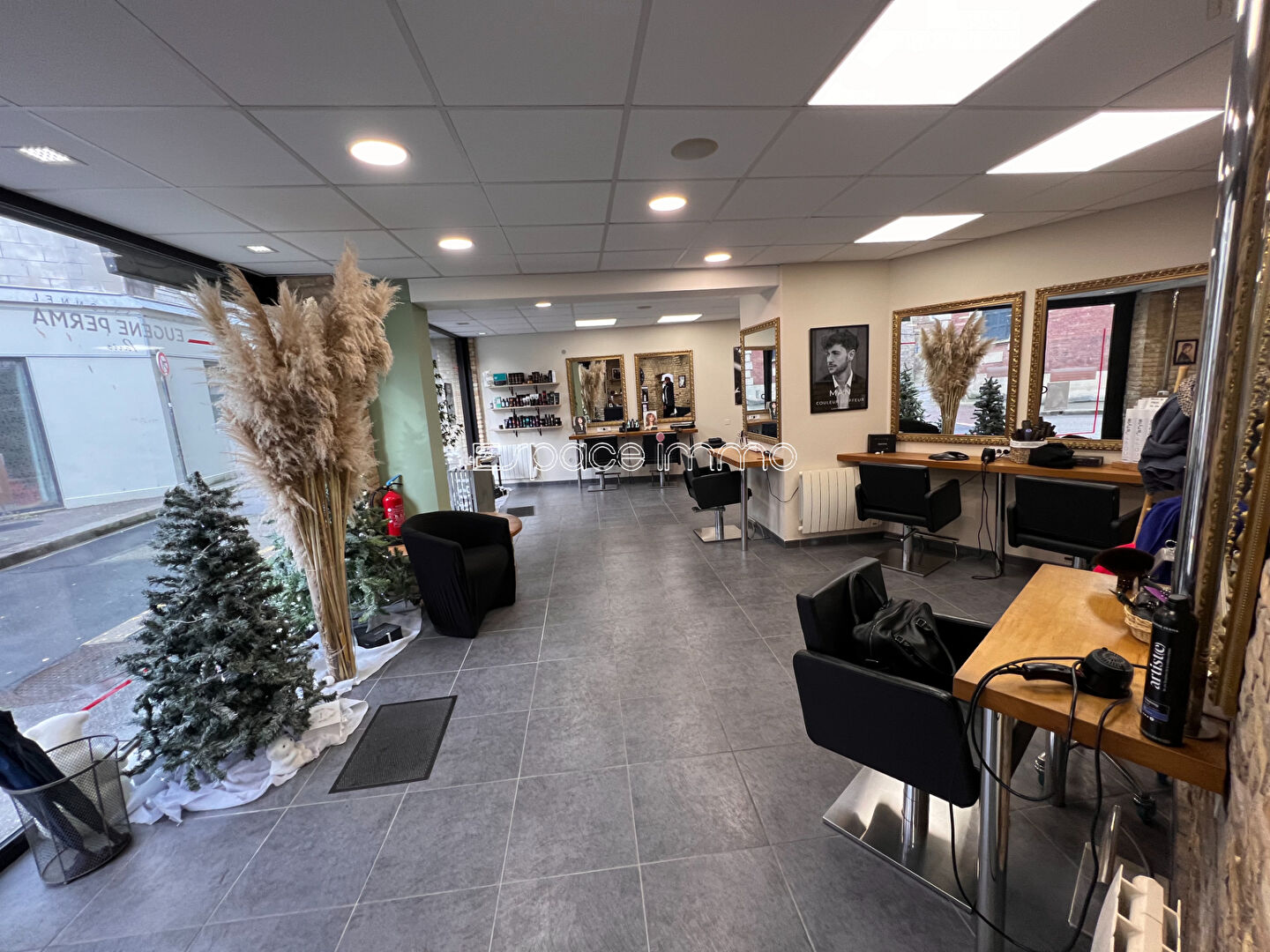 Photo FONDS DE COMMERCE - SALON DE COIFFURE - DIEPPE image 2/4