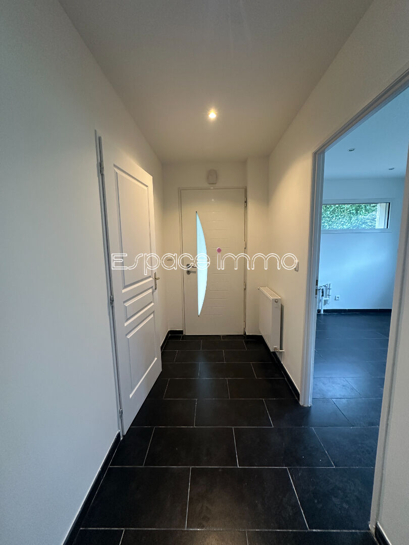 Photo Maison lumineuse avec garage et jardin - 5 pièces - 112,03 m² - SAINT LEGER DU BOURG DENIS image 2/6