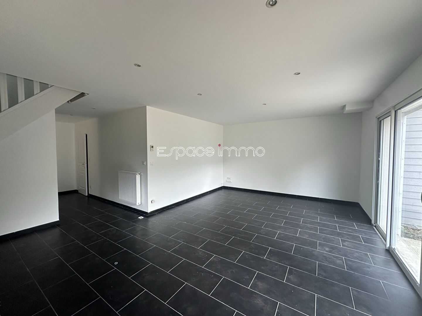 Photo Maison lumineuse avec garage et jardin - 5 pièces - 112,03 m² - SAINT LEGER DU BOURG DENIS image 4/6