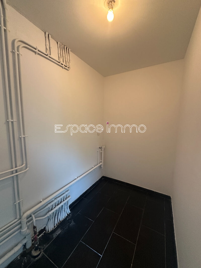 Photo Maison lumineuse avec garage et jardin - 5 pièces - 112,03 m² - SAINT LEGER DU BOURG DENIS image 6/6