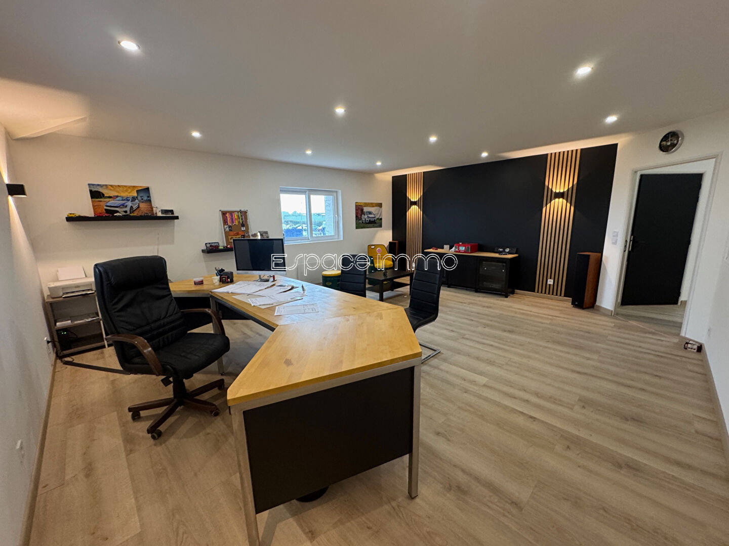 Photo MURS COMMERCIAUX ENTIEREMENT RENOVES - BARENTIN - 635.89 m² image 6/6