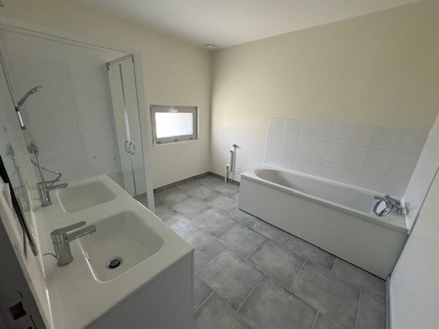 Photo MAISON MESNIERES EN BRAY image 2/4