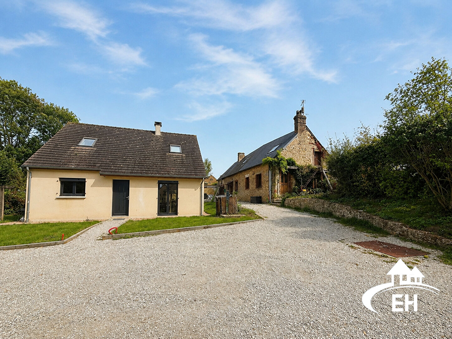 ENSEMBLE IMMOBILIER AVEC PAVILLON ET LONGÈRE ANCIENNE