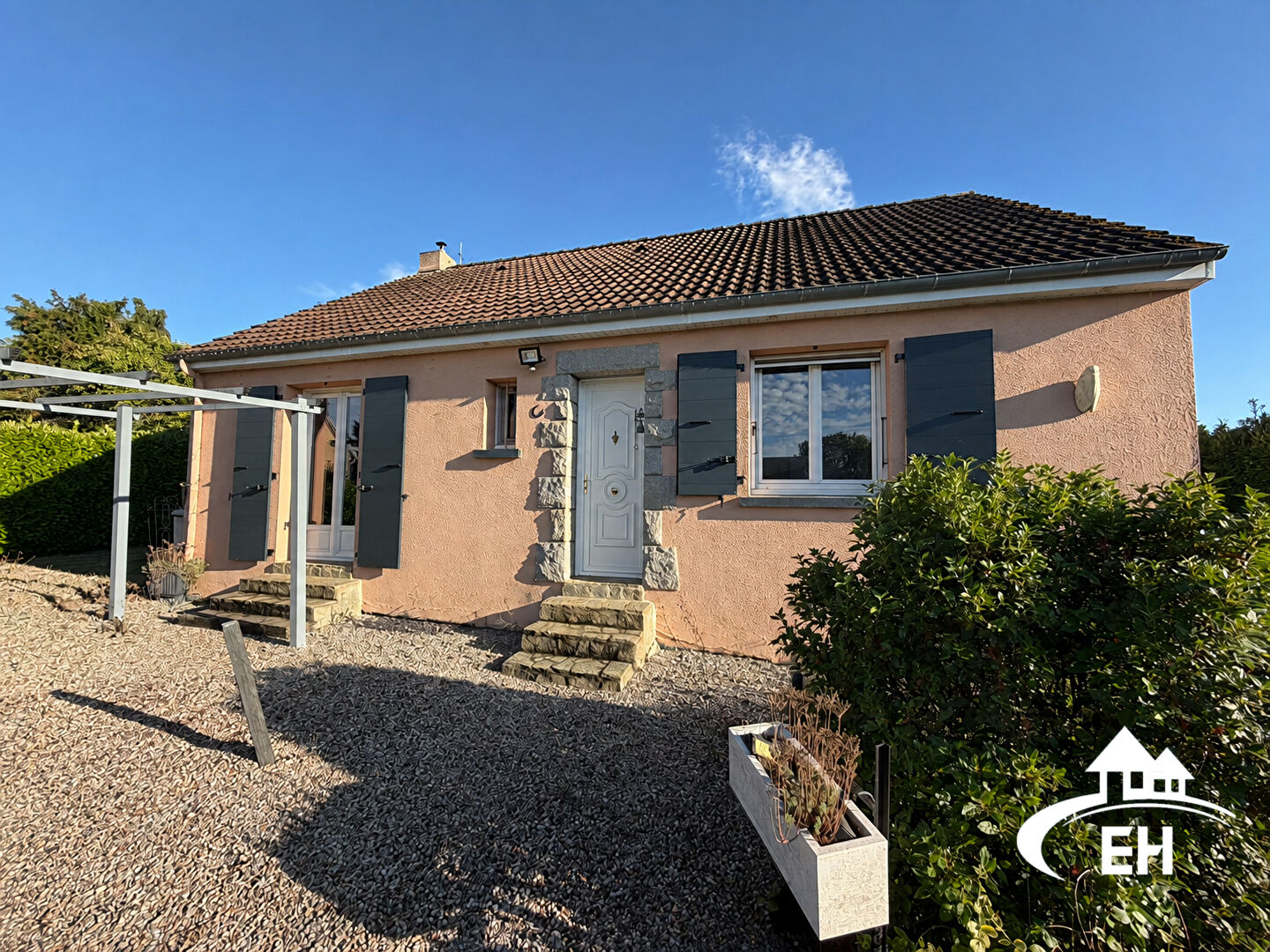PAVILLON SUR SOUS-SOL AVEC VERANDA